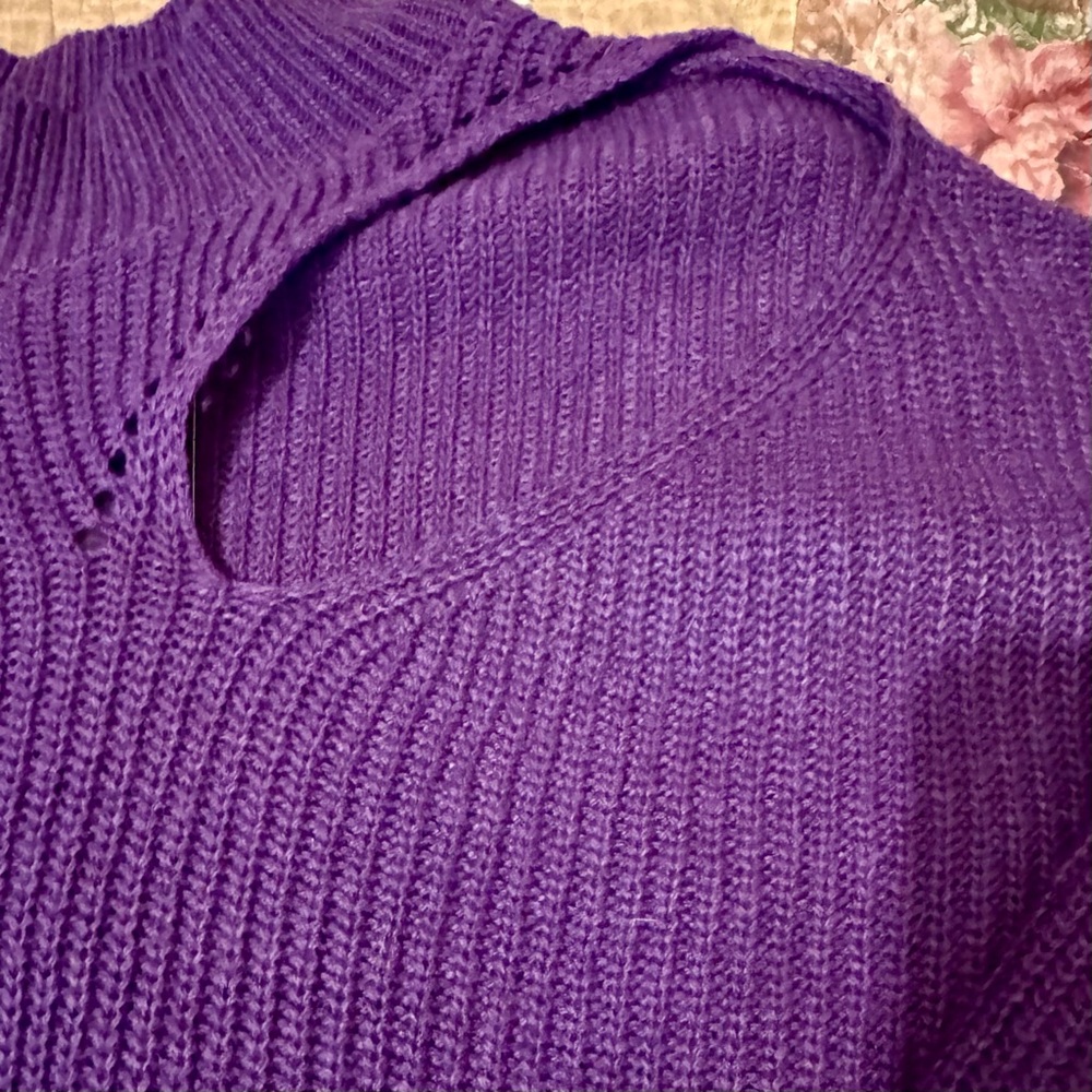DoublJu Purple Cut Out Sweater Medium Sexy Chic Cozy Knit NWT - Picture 3 of 7